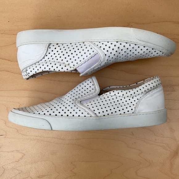 CLARKS Glove Puppet Loafer - Picture 7 of 10